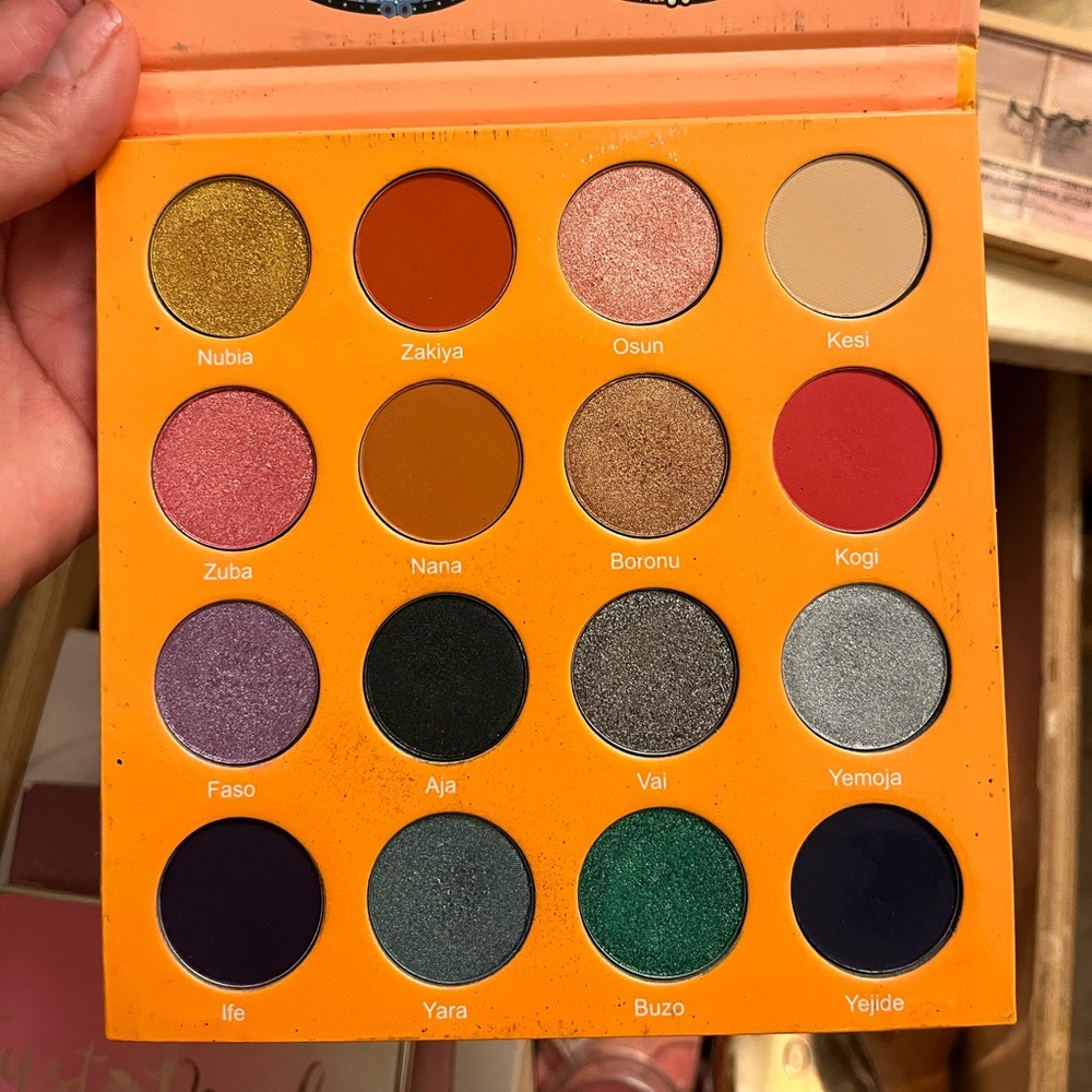 All shades eyeshadow palette